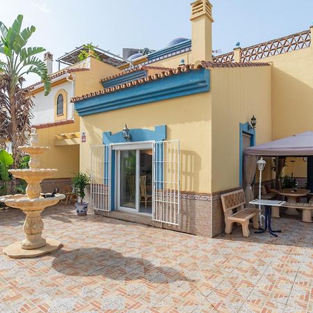 Villa Valentina - Renovated On Los Alamos Beach Torremolinos Exterior photo