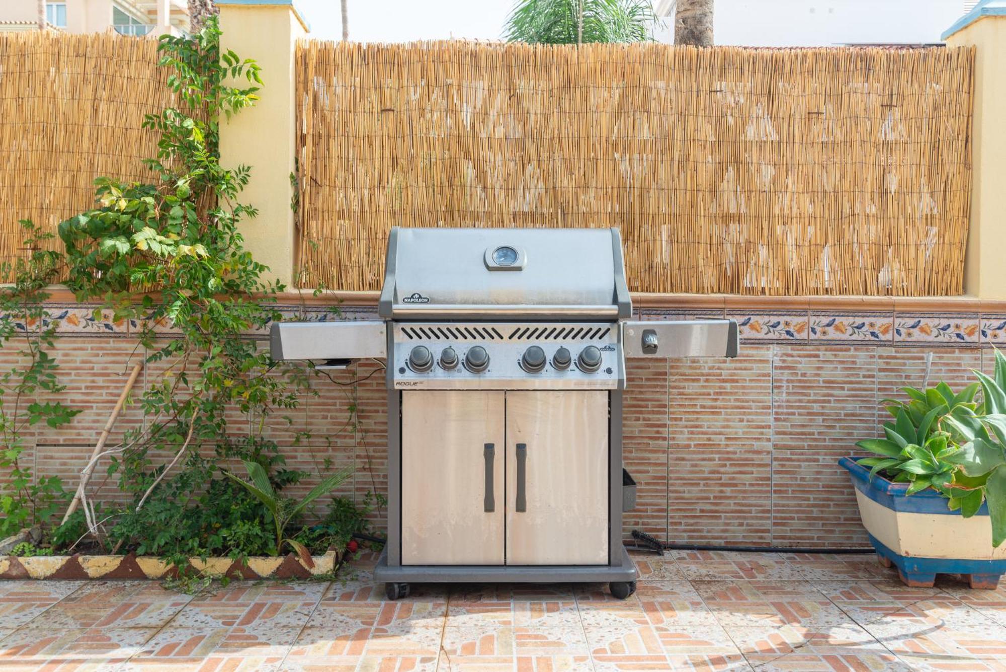 Villa Valentina - Renovated On Los Alamos Beach Torremolinos Exterior photo